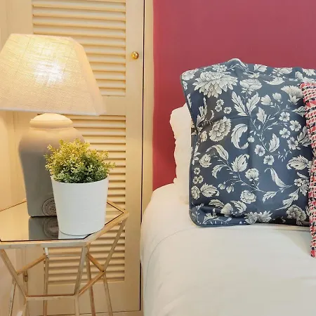 Homeyseville-bright At Santa Cruz 4 Pax, Parking Optional Apartman Sevilla
