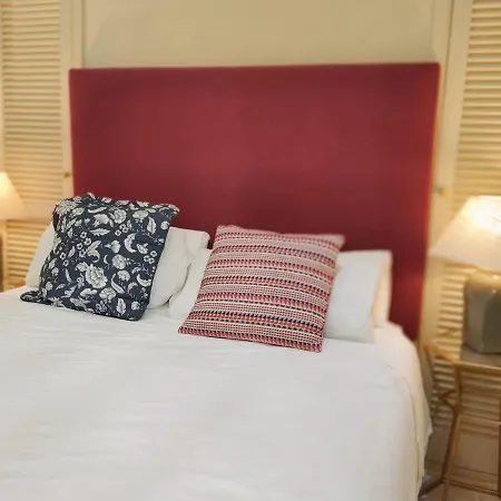 Homeyseville-bright At Santa Cruz 4 Pax, Parking Optional Apartman